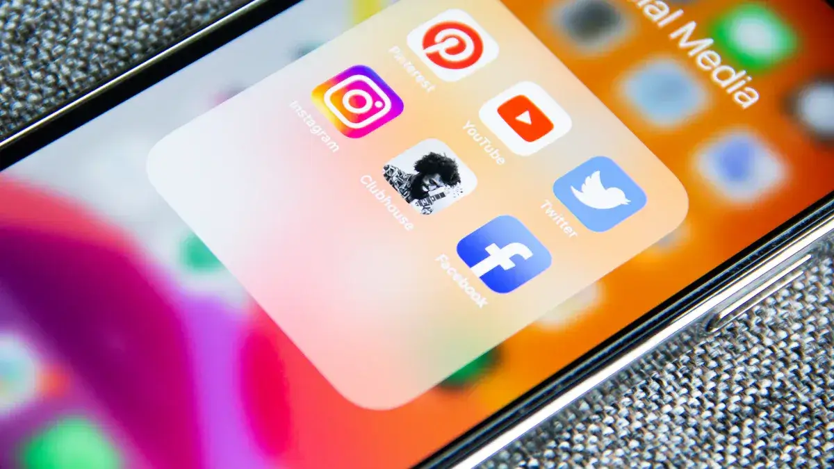 Meilleurs outils IA pour le marketing et la gestion des réseaux sociaux